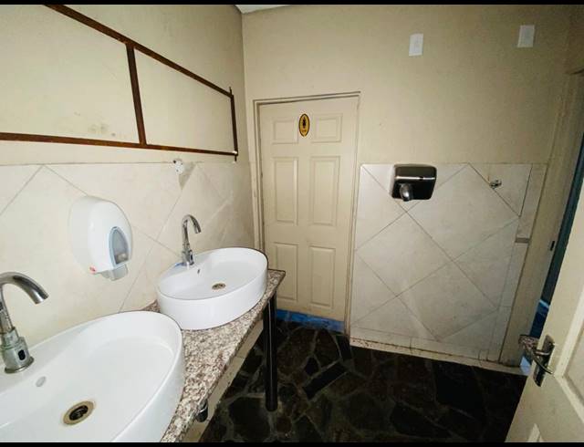 243M² BUSINESS FOR SALE IN KANYAMAZANE